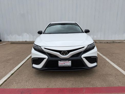 Used 2022 Toyota Camry SE FWD image 10