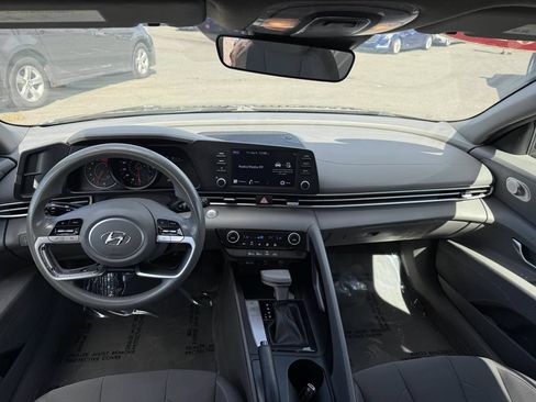 Used 2023 Hyundai Elantra SEL FWD image 10