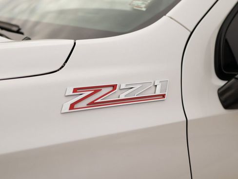 Certified 2025 Chevrolet Suburban Z71 w/ Z71 Off-Road Package image 44