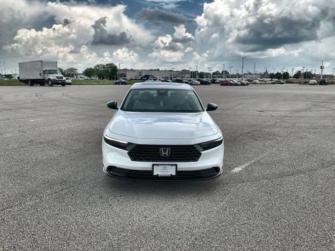 Certified 2025 Honda Accord SE image 11