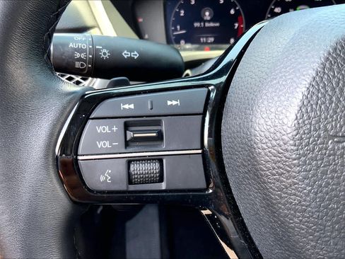 Used 2025 Acura Integra FWD image 23