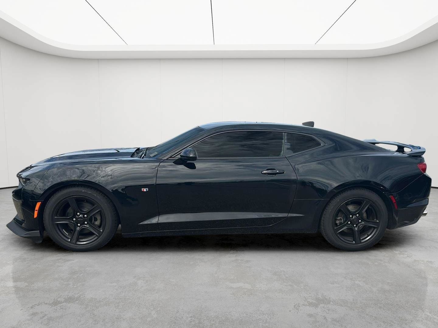 Used 2020 Chevrolet Camaro LT RWD image 8