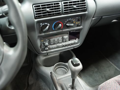 Used 1999 Chevrolet Cavalier Z24 image 33