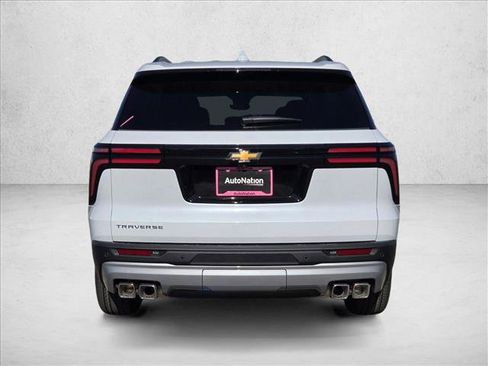 New 2026 Chevrolet Traverse LT image 8