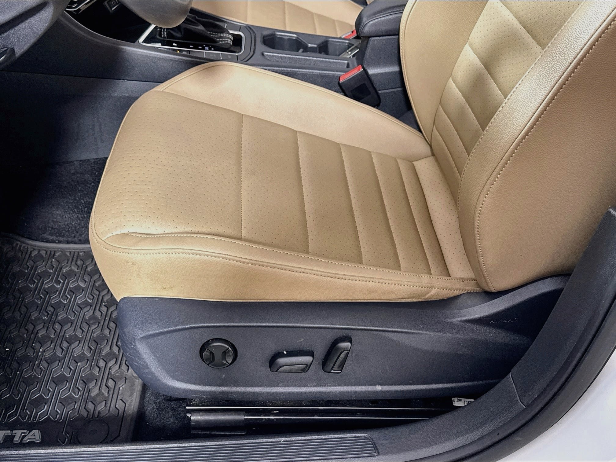 Used 2021 Volkswagen Jetta SE FWD image 22