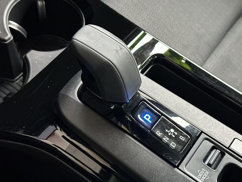 Used 2024 Toyota Prius LE image 20