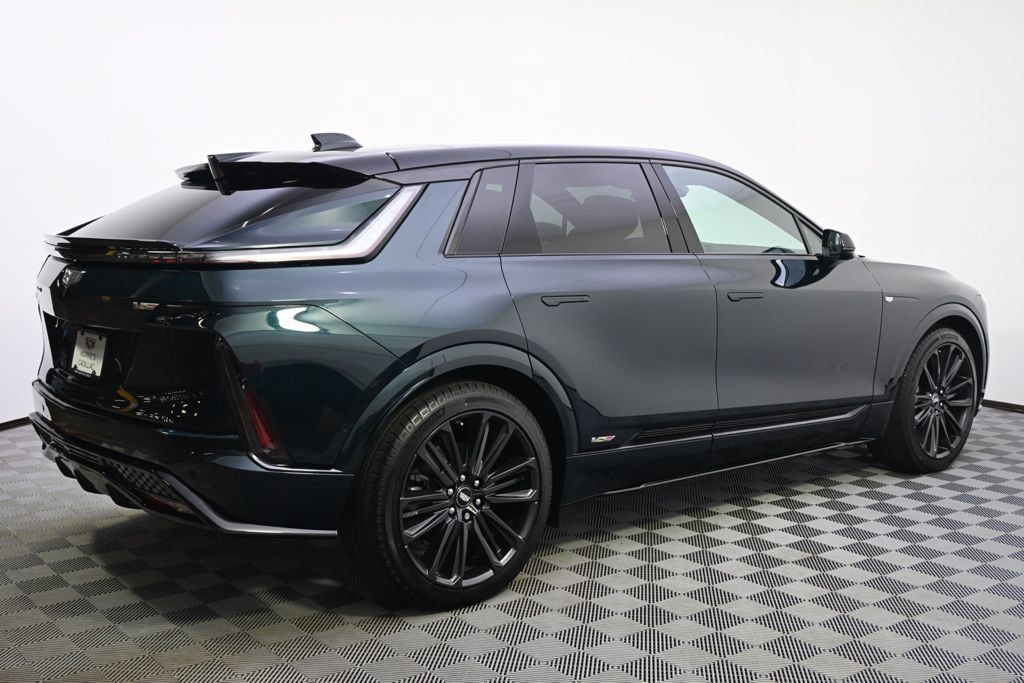 New 2026 Cadillac Lyriq V w/ LPO, Floor Liner Package AWD/4WD image 7