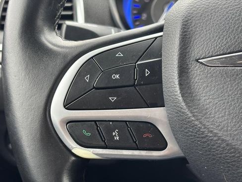 Used 2017 Chrysler 300 Touring w/ Value Package image 20