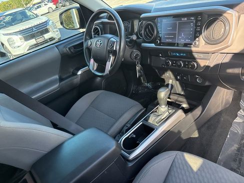 Used 2022 Toyota Tacoma SR5 RWD image 28