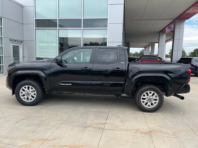 Used 2024 Toyota Tacoma SR5 RWD image 4