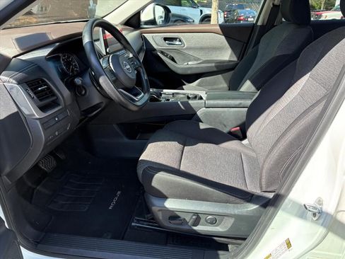 Used 2023 Nissan Rogue SV AWD/4WD image 17