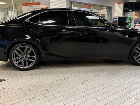 Used 2019 Lexus IS 300 AWD image 8