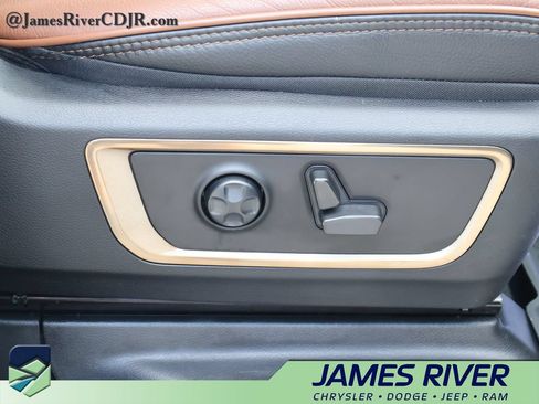 Used 2022 RAM 1500 Limited w/ Body Color Bumper Group AWD/4WD image 10
