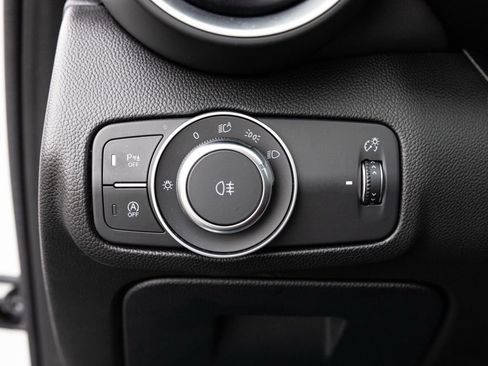 Used 2023 Alfa Romeo Giulia Veloce image 29