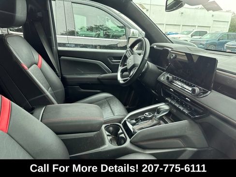 Used 2023 Chevrolet Colorado Z71 w/ Z71 Convenience Package 2 AWD/4WD image 3