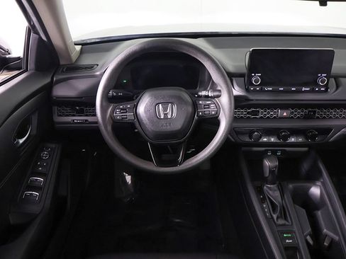 Used 2025 Honda Accord LX image 31