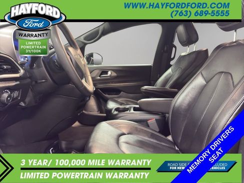 Used 2025 Chrysler Pacifica Select FWD image 13
