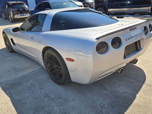 Used 2000 Chevrolet Corvette Coupe w/ Roof Pkg image 3