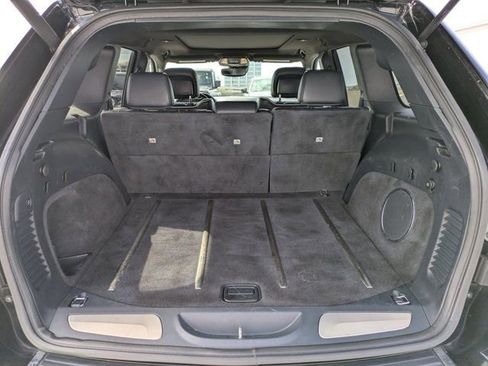 Used 2017 Jeep Grand Cherokee Overland w/ Jeep Active Safety Group image 11