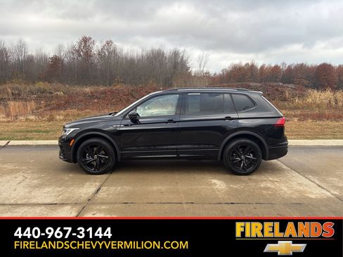 Used 2023 Volkswagen Tiguan SE R-Line image 6