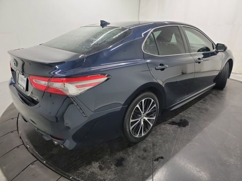 Used 2019 Toyota Camry SE image 9
