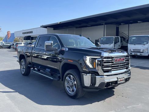 New 2026 GMC Sierra 2500 SLT w/ SLT Premium Package image 3