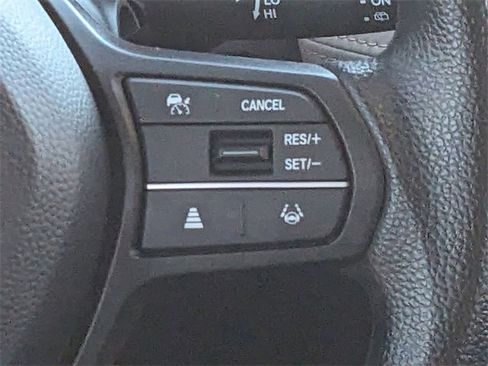 Used 2024 Honda HR-V LX image 16