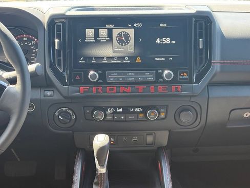Used 2025 Nissan Frontier PRO-4X AWD/4WD image 13