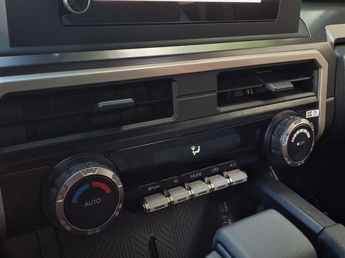 Certified 2025 Toyota Tacoma TRD Off-Road image 24