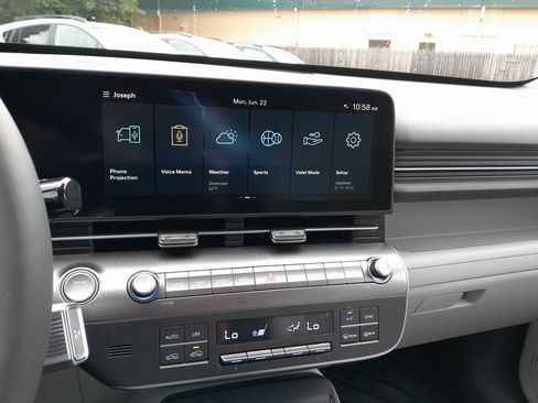 Used 2024 Hyundai Kona Limited AWD/4WD image 24
