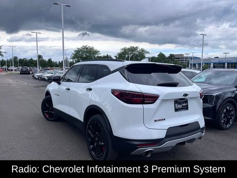 Used 2023 Chevrolet Blazer LT w/ Sound & Technology Package FWD image 5