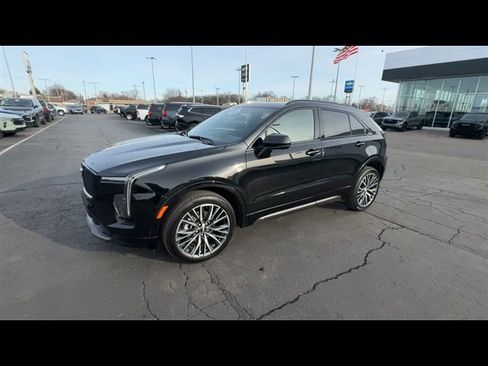 Used 2025 Cadillac XT4 Sport image 4