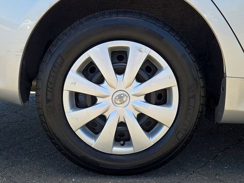 Used 2010 Toyota Corolla FWD image 11