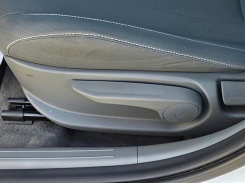 Certified 2025 Hyundai Elantra Hybrid FWD image 14