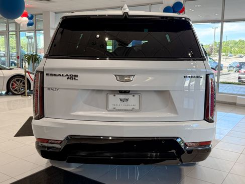 New 2026 Cadillac Escalade IQL Sport 1 w/ LPO, ONYX Package AWD/4WD image 7