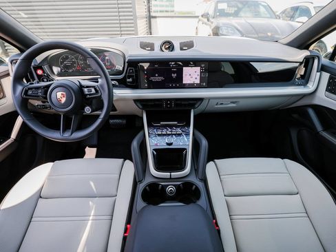 Certified 2026 Porsche Cayenne Coupe AWD/4WD image 24
