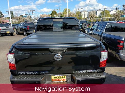 Used 2017 Nissan Titan SL image 5
