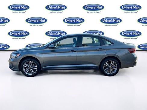 Used 2024 Volkswagen Jetta SE FWD image 4
