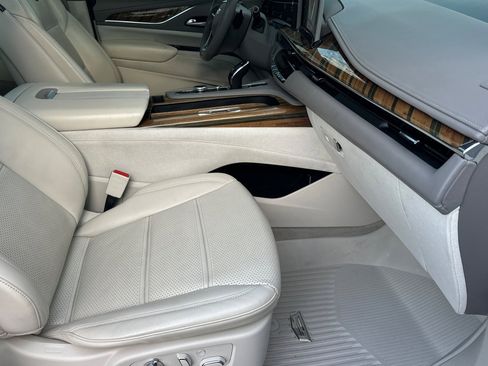 Used 2021 Cadillac Escalade Sport Platinum image 17