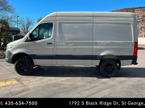 Used 2025 Mercedes-Benz Sprinter 2500 image 2