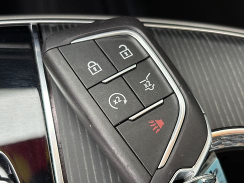 Used 2024 Cadillac Lyriq Luxury AWD/4WD image 32