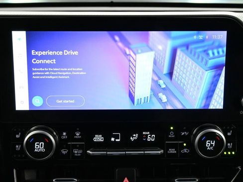 Used 2023 Toyota Highlander Platinum image 11