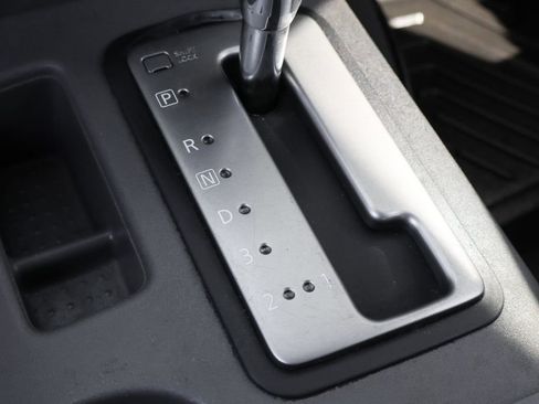 Used 2019 Nissan Frontier SV image 32