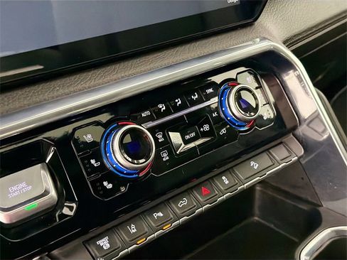 Used 2024 GMC Sierra 3500 Denali image 15