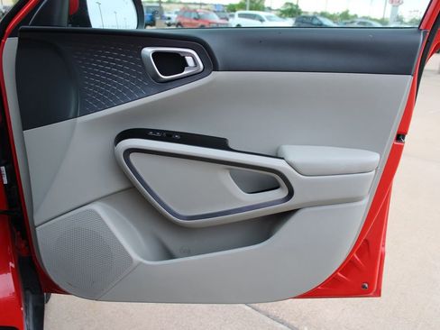 Used 2020 Kia Soul EX FWD image 34