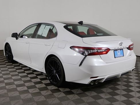 Used 2021 Toyota Camry XSE FWD image 9