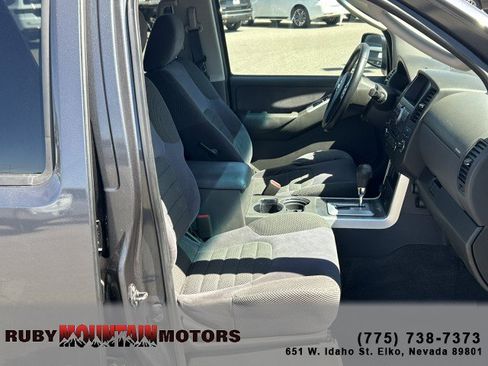 Used 2010 Nissan Pathfinder SE AWD/4WD image 30