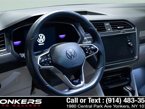 Used 2022 Volkswagen Tiguan SE R-Line image 44