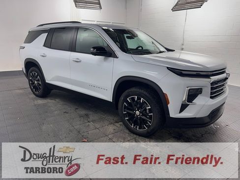 New 2026 Chevrolet Traverse LT w/ Sun and Wheel Package image 3