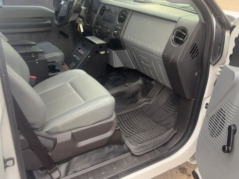 Used 2014 Ford F250 XL RWD image 9